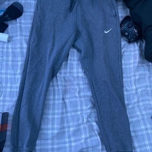 grey nike sweatpants